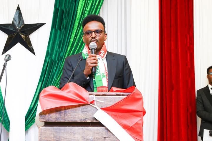 Aqoonyahan Maxamed Yuusuf Amare  oo ka mid ah haldoorka jaaliyadda Somaliland ee Canada,  ayaa khudbad